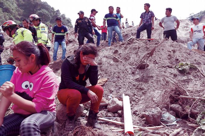 30-personas-mueren-tras-deslizamiento-de-tierra