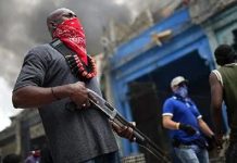 Matan 6 policías en ataque a comisaría en Haití