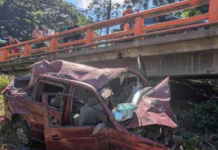 Minibús cae al vacío en Maizal durante persecución; hay 23 indocumentados lesionados