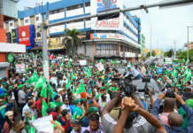 Miles marchan junto a la Fuerza del Pueblo por reclamos sociales
