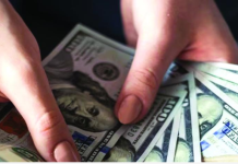 Entra en vigor impuesto de 1% a las remesas desde USA