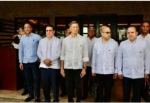 Embajador de Estados Unidos en Haití y Roberto Álvarez se reúnen en la frontera