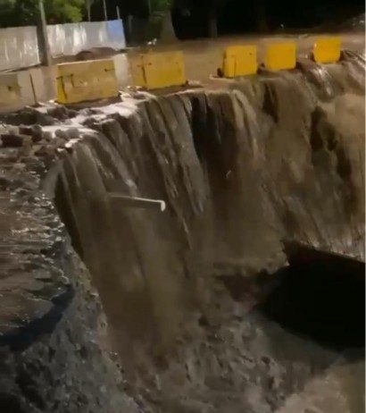 La lluvia no cesa; continuará todo el día con varias zonas inundadas por vaguada