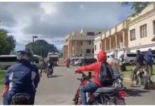 El país indignado ante brutal asesinato de chofer por una turba de motoconchistas