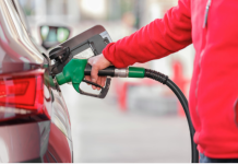 Impacto en el bolsillo: Consumidores pagarán RD$6,323 millones adicionales por congelación en precios de las gasolinas, según economista