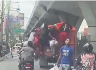 Motoristas y personas a pie asaltan camión del Plan Social de la Presidencia