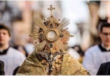 Hoy se celebra Corpus Christi: la festividad católica que conjuga tradición, color y fe popular