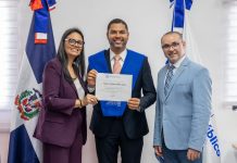 Wagner Cubilete recibe diploma del programa de actualización sobre el Sistema Penal