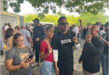 Alofoke congrega a cientos de personas en Santiago en jornada de recolección de firmas para su proyecto político