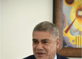 Embajador de RD denuncia intento de asalto en pleno centro del Distrito Nacional
