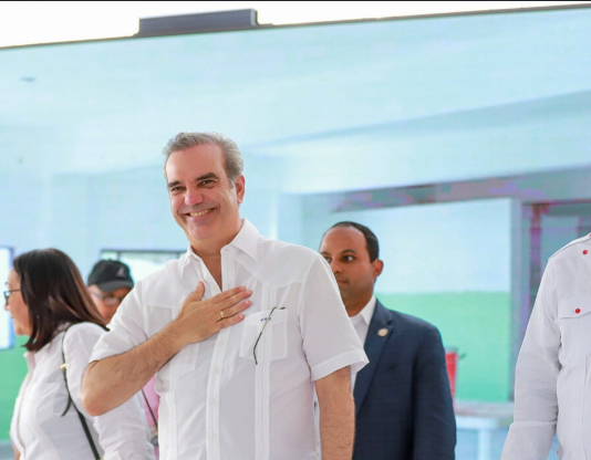 PRESIDENTE ABINADER TRASLADA SU DESPACHO A SANTIAGO POR TRES DÍAS PARA DESARROLLAR INTENSA AGENDA EN EL CIBAO