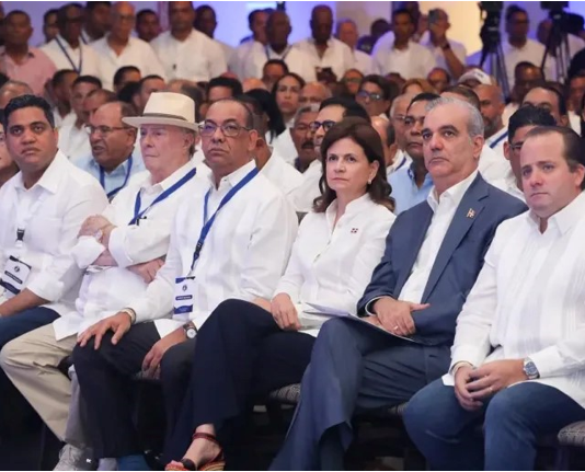 Partidos Políticos de la República Dominicana propiedad de varias familias