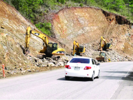 COMUNITARIOS DENUNCIAN DESALOJOS ARBITRARIOS Y DESTRUCCIÓN DE PROPIEDADES POR AMPLIACIÓN DE LA CARRETERA LA VEGA-JARABACOA